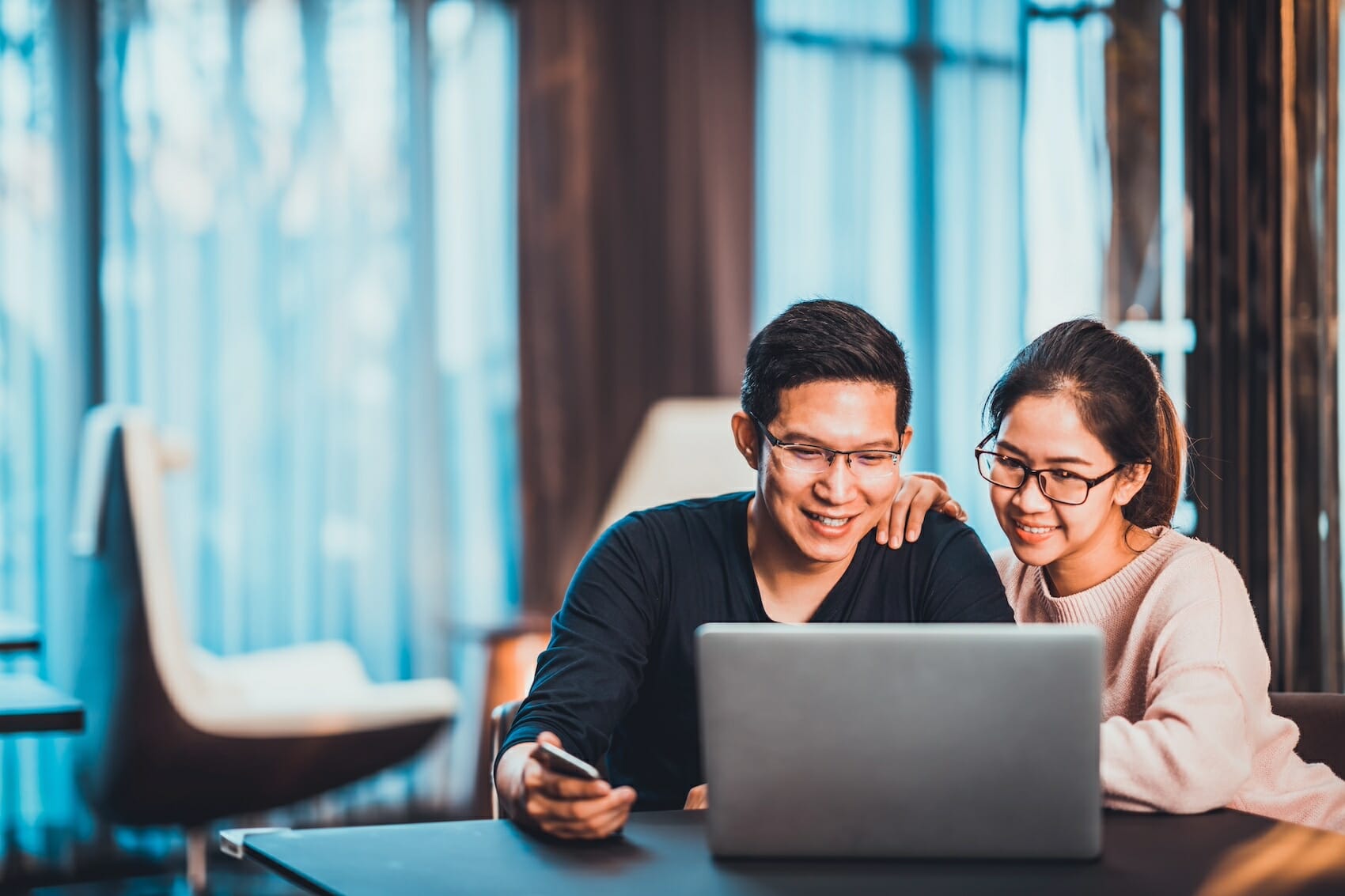 Example of online couples counseling from hotel room